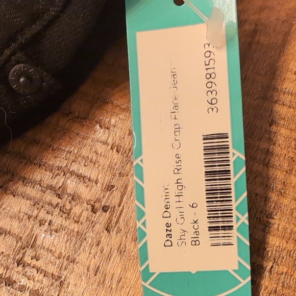Daze Denim Shy Girl High Rise Crop Flare Jean - 6 - Picture 4 of 5